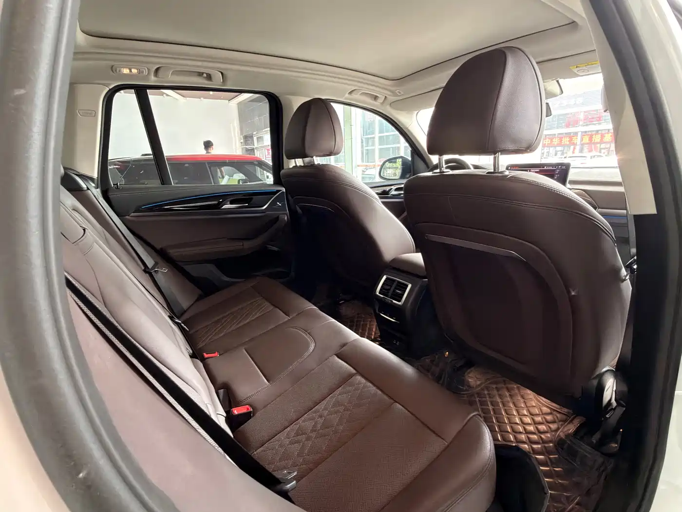 BMW iX3 2023 Leading Type фото 12