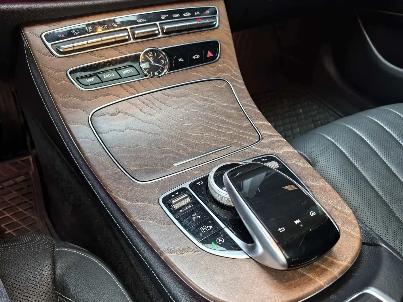 Mercedes-Benz E-Class 2016 E 300 L Luxury фото 7