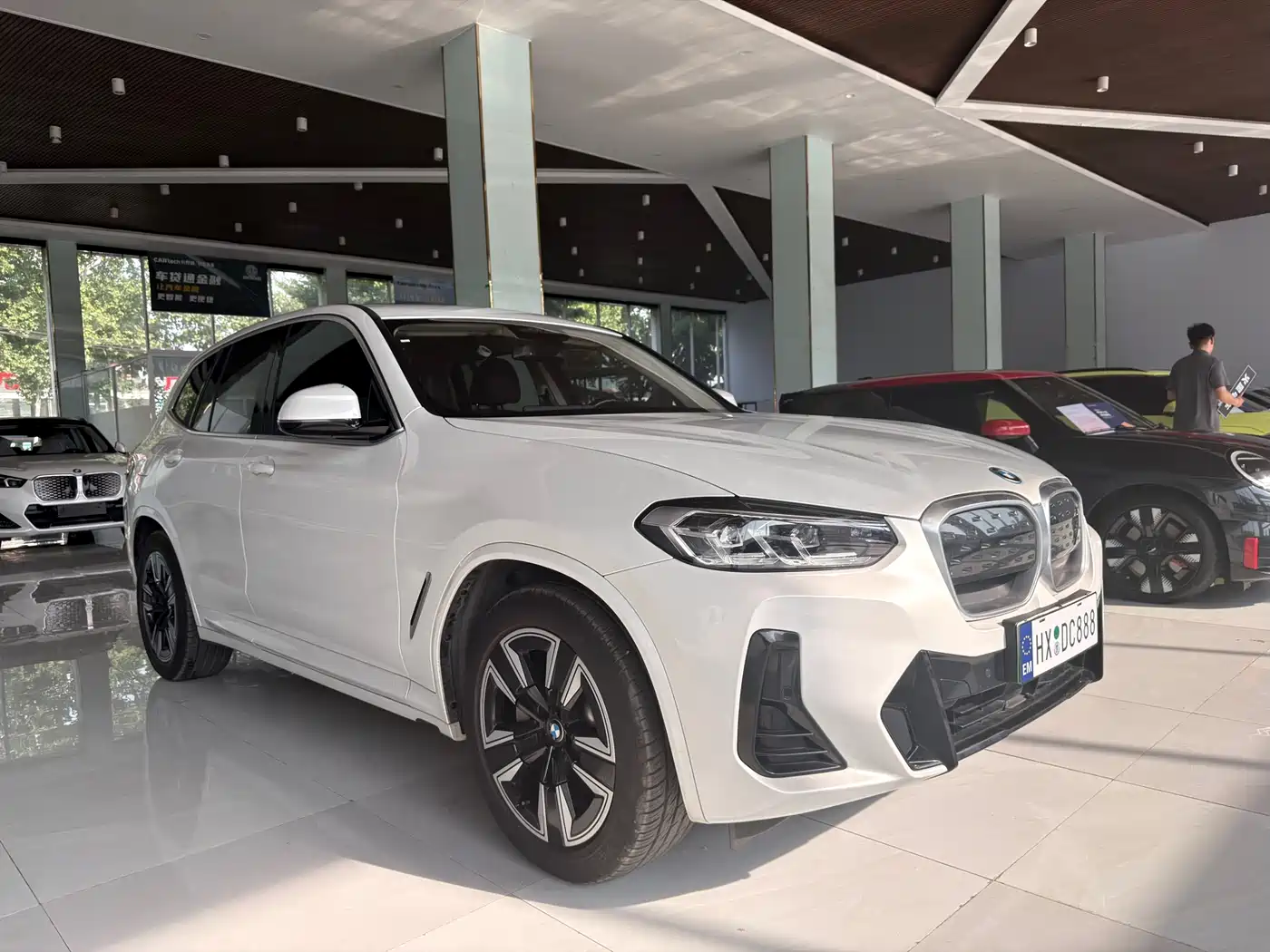 BMW iX3 2023 Leading Type фото 3