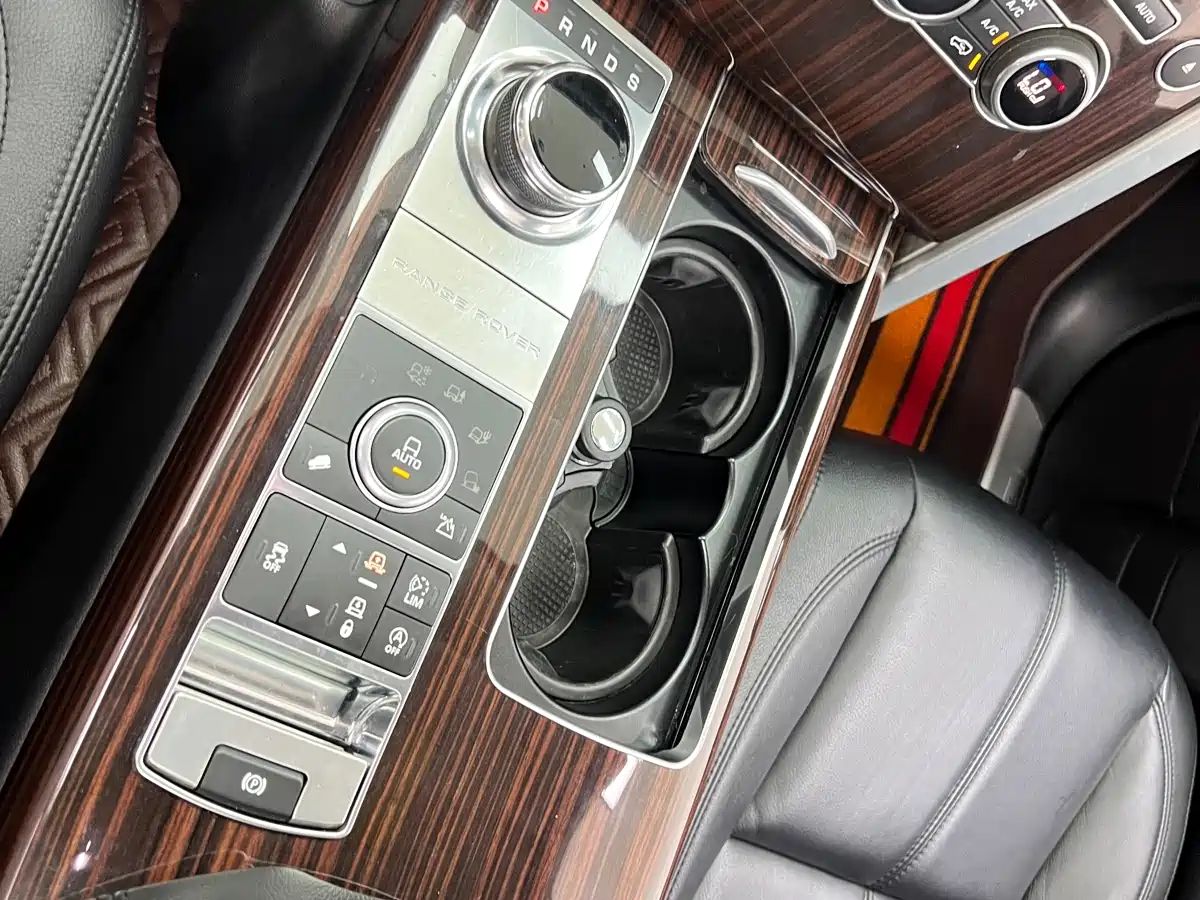 Land Rover Range Rover 2017 3.0 SC V6 Vogue фото 30