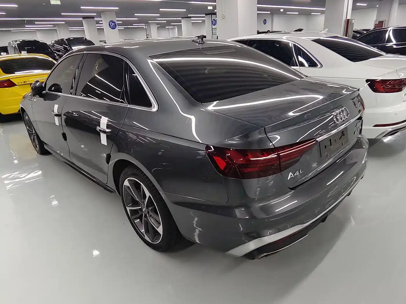 Audi A4L 2021 40 TFSI Premium Life Edition фото 5