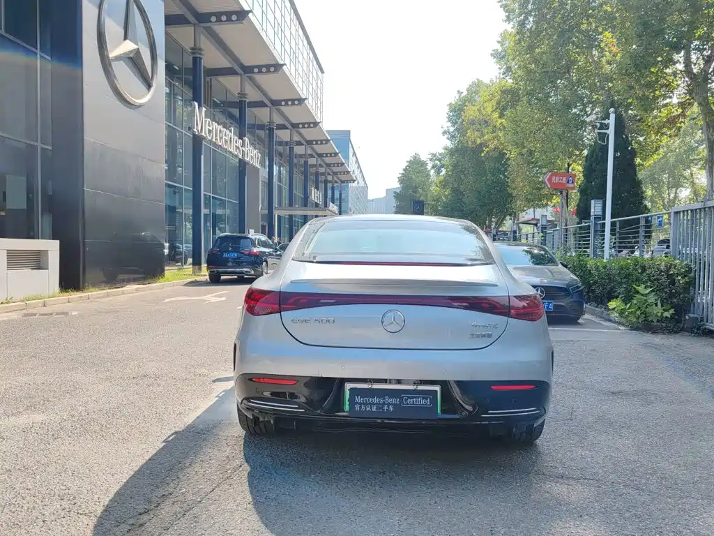 Mercedes-Benz EQE 2024 2025 Model 500 4MATIC Luxury Edition