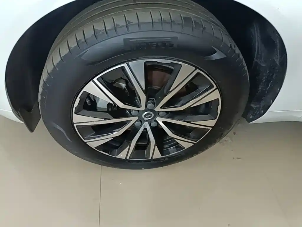 Фото 23 - Volvo XC60