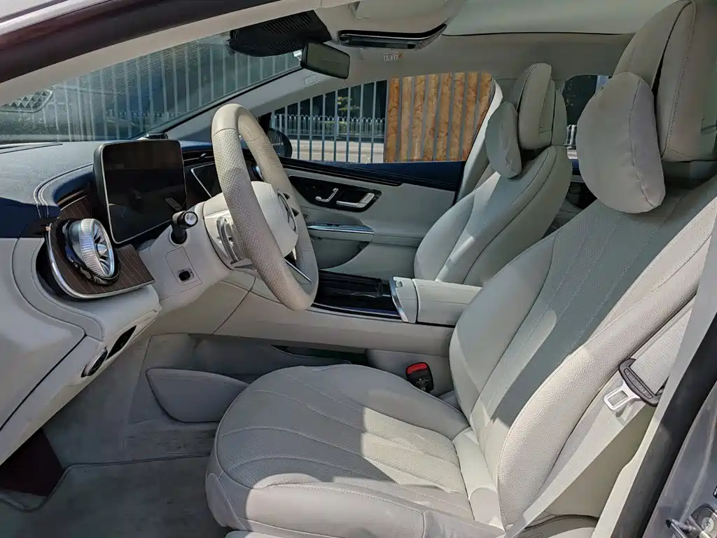 Mercedes-Benz EQE 2024 2025 Model 500 4MATIC Luxury Edition