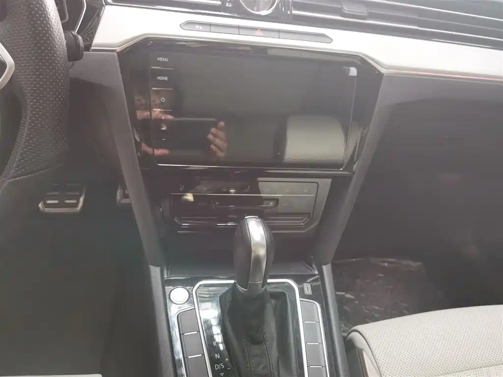 Volkswagen Magotan 2023 Model 2 Million Commemorative Edition 330TSI DSG Luxury фото 15