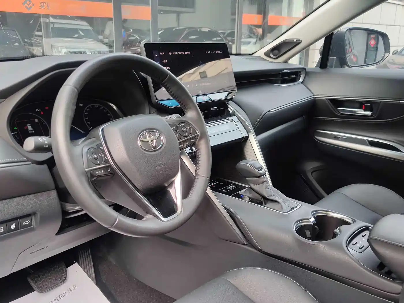 Toyota Lingfang HARRIER 2022 Hybrid 2.5L CVT 4WD Flagship Edition фото 16