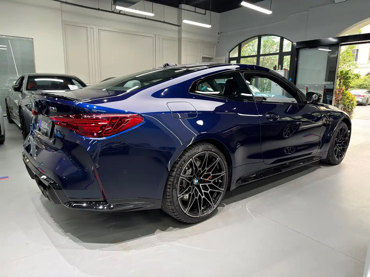 BMW M4 2024 BMW M4 Coupe M xDrive Competition фото 6