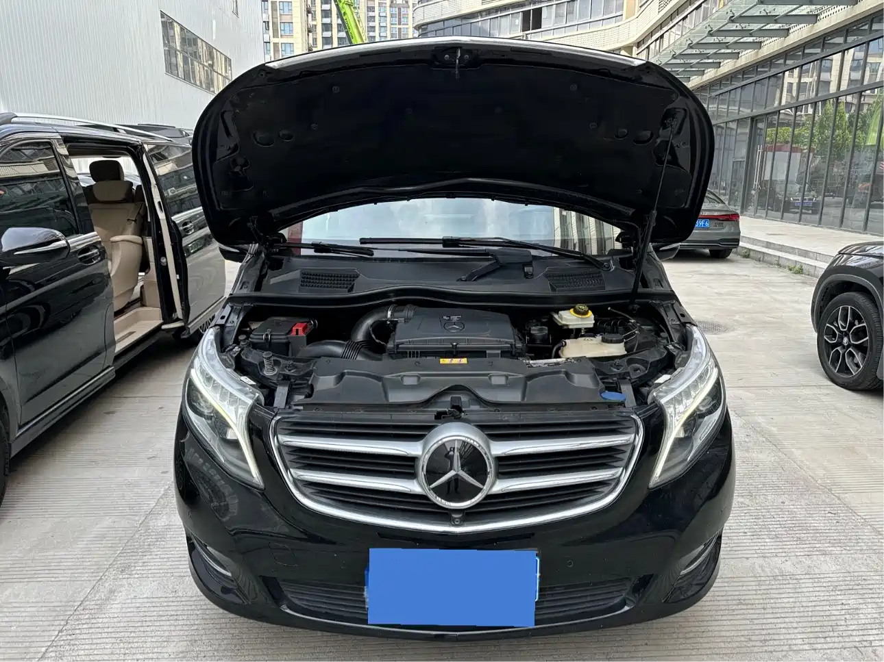 Mercedes-Benz V-Class 2017 Model V 260 L Premium Extended Edition фото 5