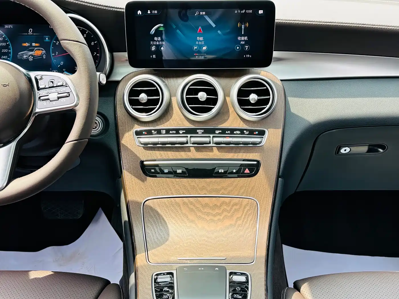 Mercedes-Benz GLC 2022 GLC 300 L 4MATIC Dynamic Collector's Edition фото 17