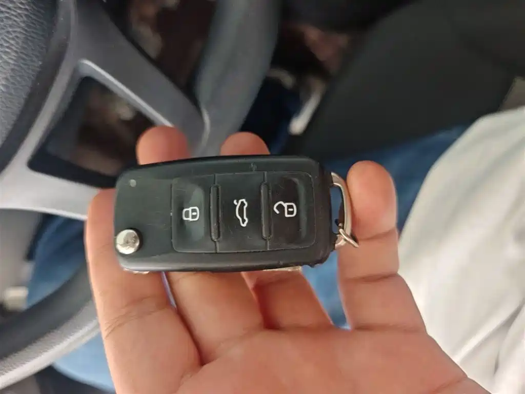 Volkswagen Polo 2016 1.4L Manual Trend фото 9