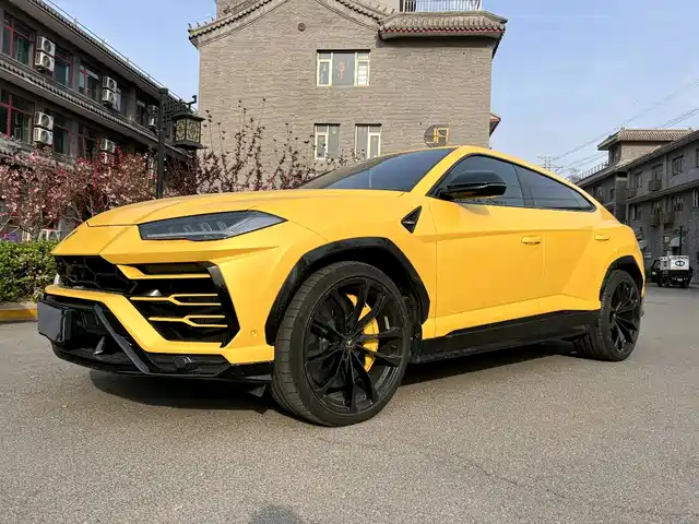 lamborghini urus
