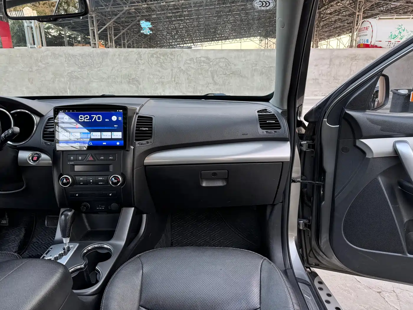 Kia Sorento 2012 2.4L Gasoline Luxury Edition фото 11