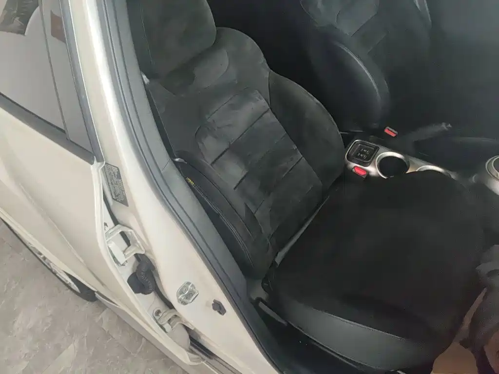 Infiniti ESQ 2015 2014 1.6L Free Edition