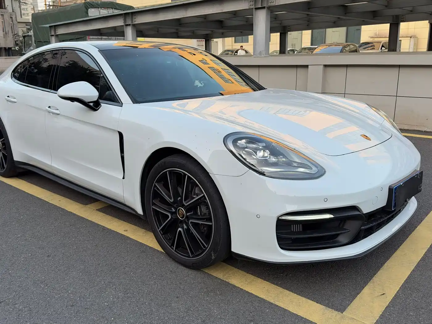 Porsche Panamera 2023 Panamera 2.9T Platinum Edition фото 3
