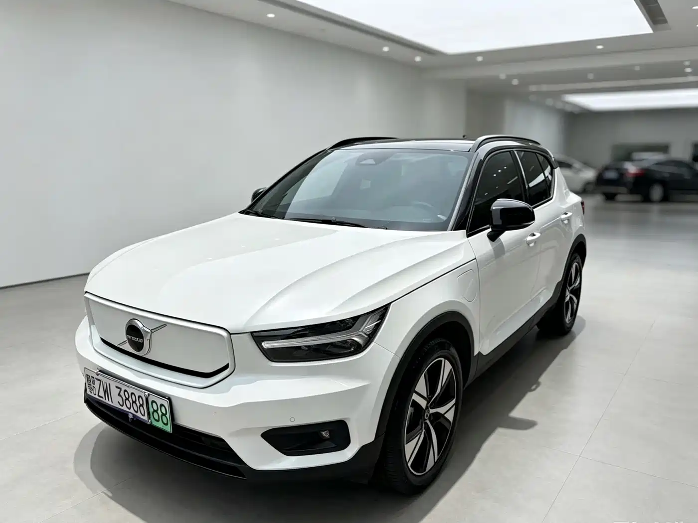 Volvo XC40 New Energy 2022 2021 P8 EV AWD Elegant Sport
