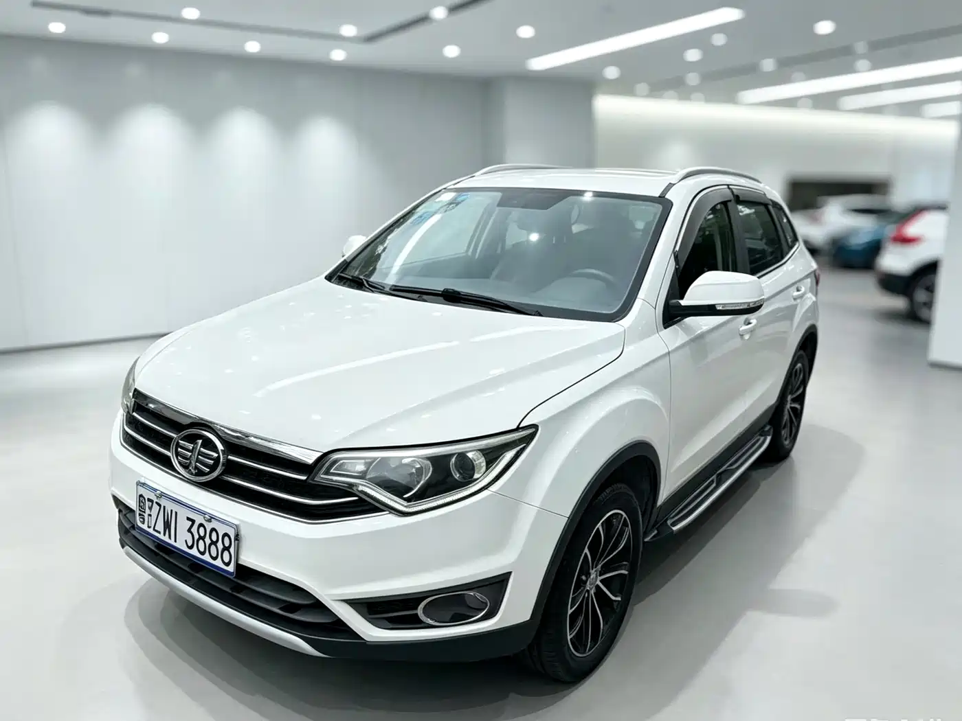 FAW Senya R7 2017 2017 Model 1.6L Manual Luxury