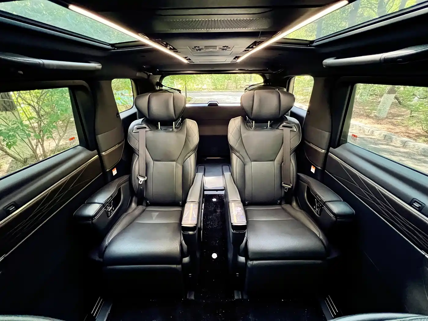 Toyota Vellfire 2024 Crown Hybrid 2.5L Premium Edition фото 27