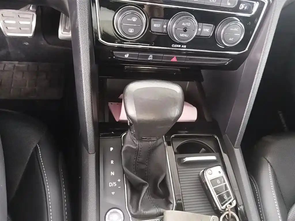 Volkswagen Teramont 2017 530 V6 4WD Flagship Edition фото 14