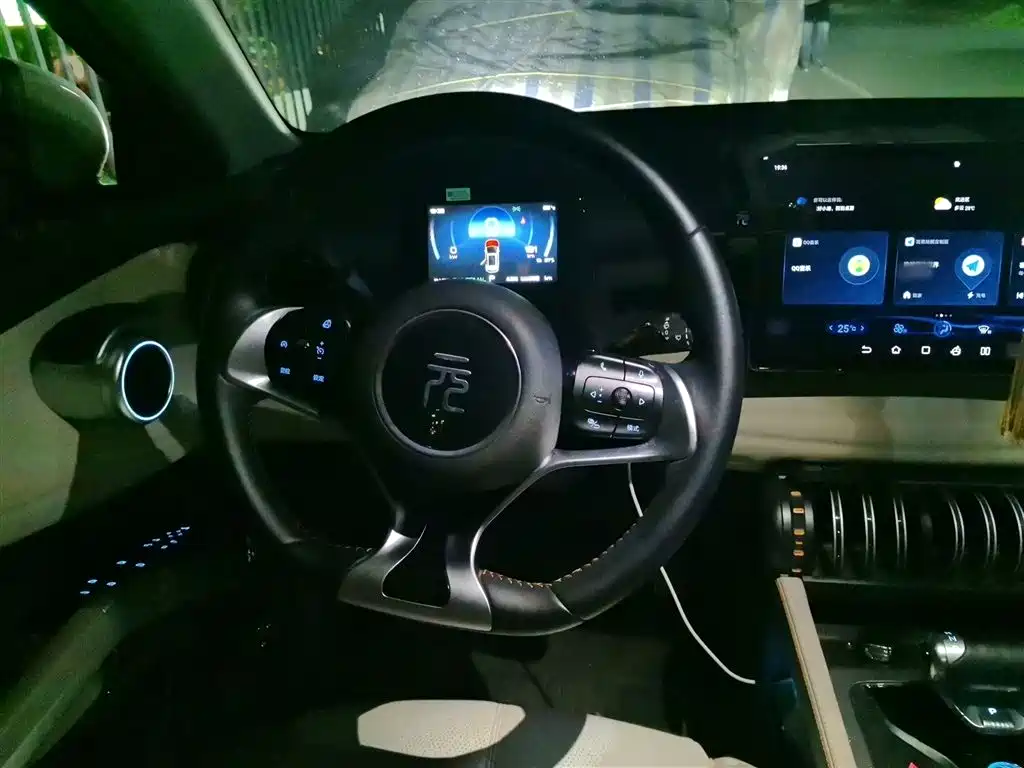 BYD Yuan PLUS 2024 Glory Edition 510KM Leading фото 3