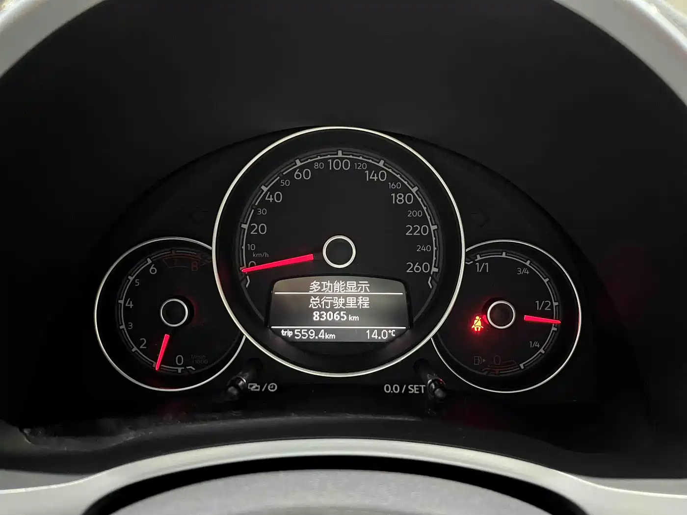 Volkswagen Beetle 2017 180TSI Enjoy фото 15