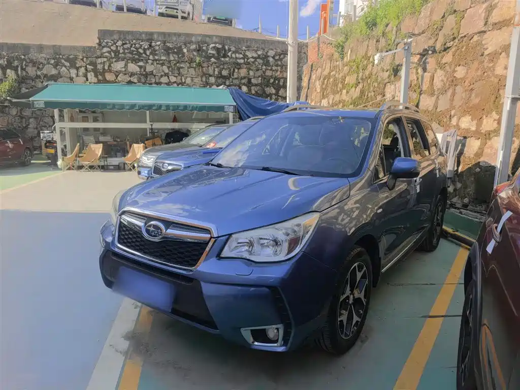 Subaru Forester 2013 2.5i Automatic Premium Edition фото 2
