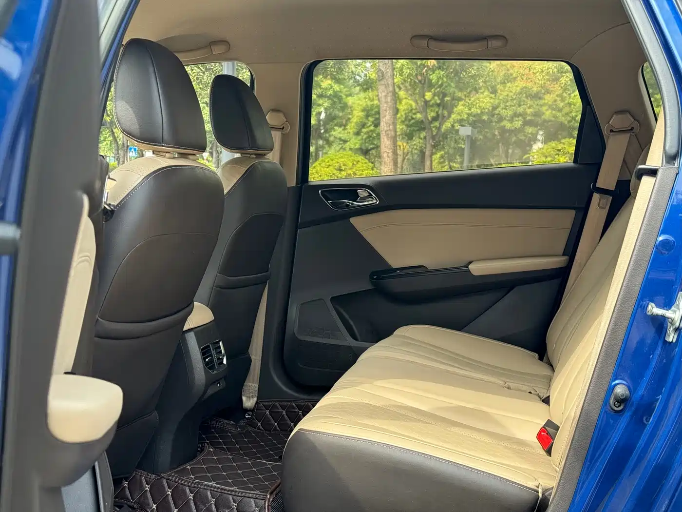 Baojun 310W 2018 2017 1.5L Manual Fashion Edition (China V)