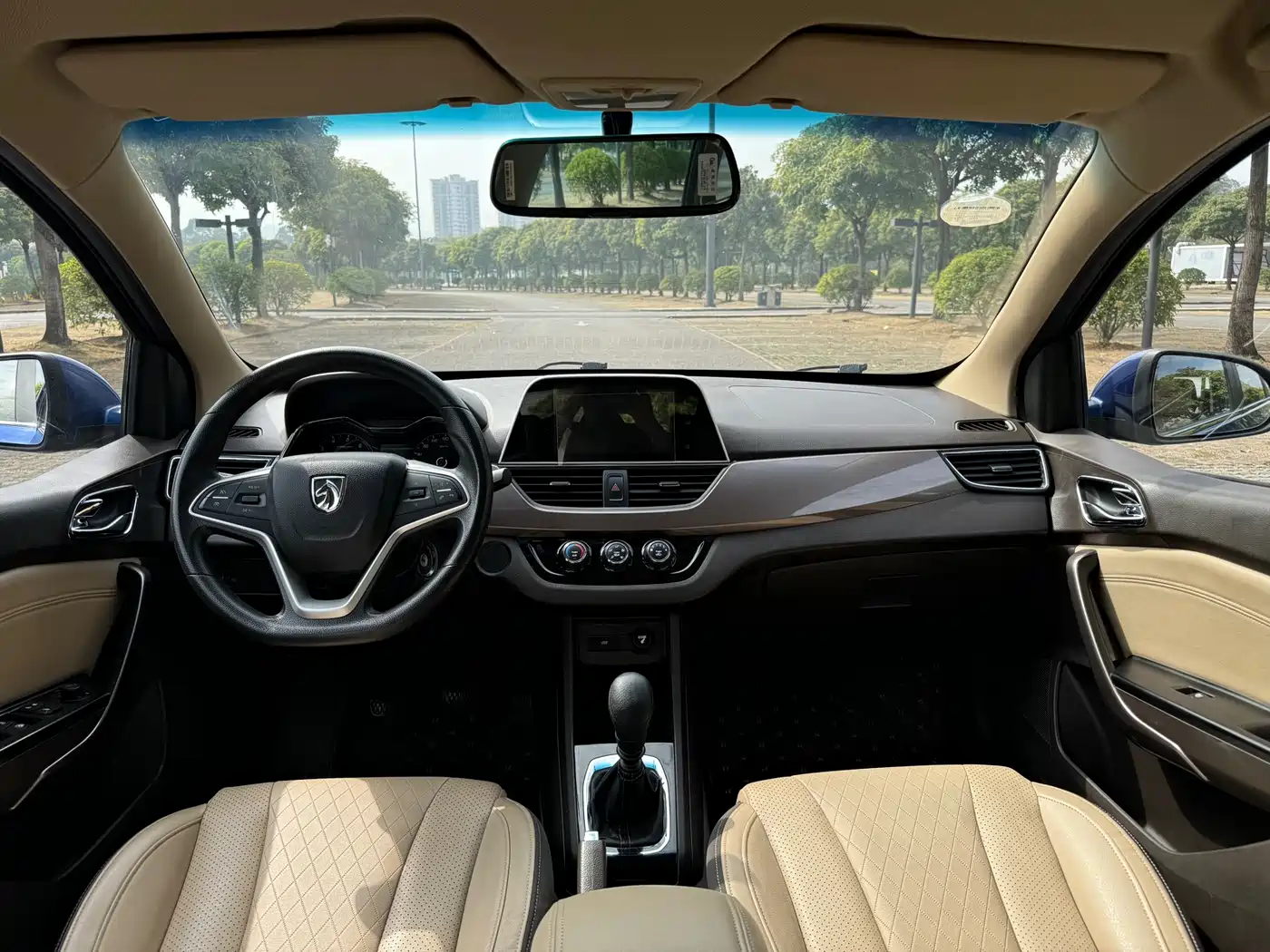 Baojun 310W 2018 2017 1.5L Manual Fashion Edition (China V)