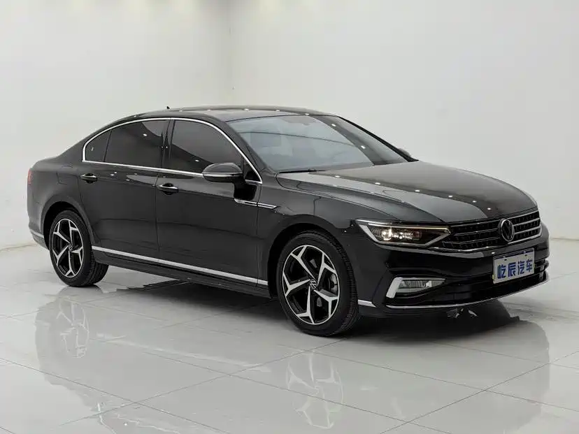 Volkswagen Magotan 2023 2 Million Units Anniversary Edition 330TSI DSG Leading Type фото 3
