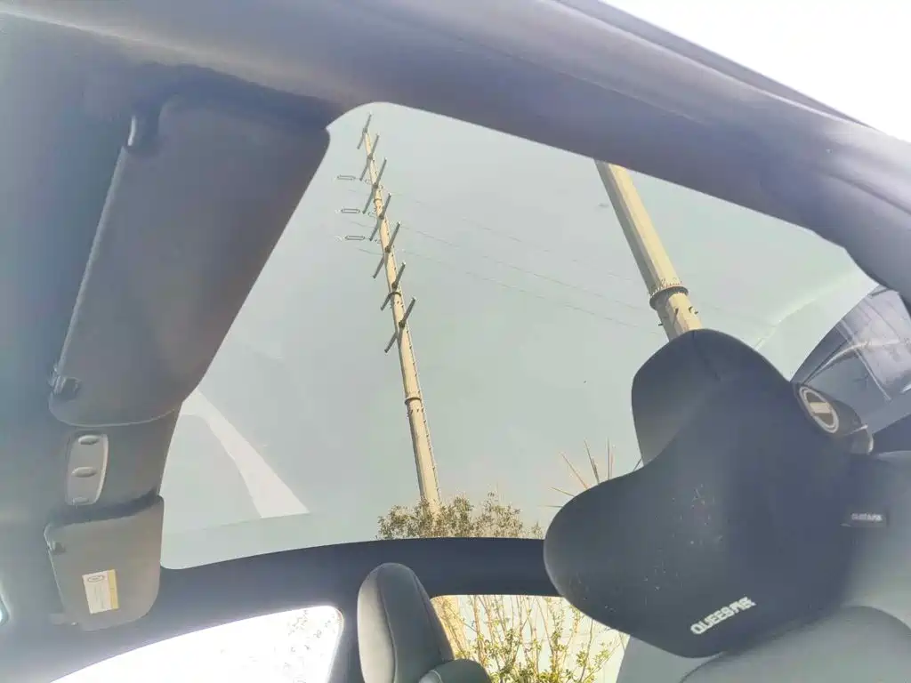 Tesla Model Y 2026 2025 Rear-Wheel Drive