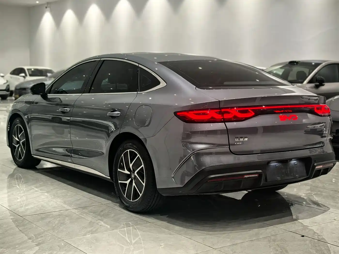 BYD Qin L 2024 DM-i 80KM Superior фото 6