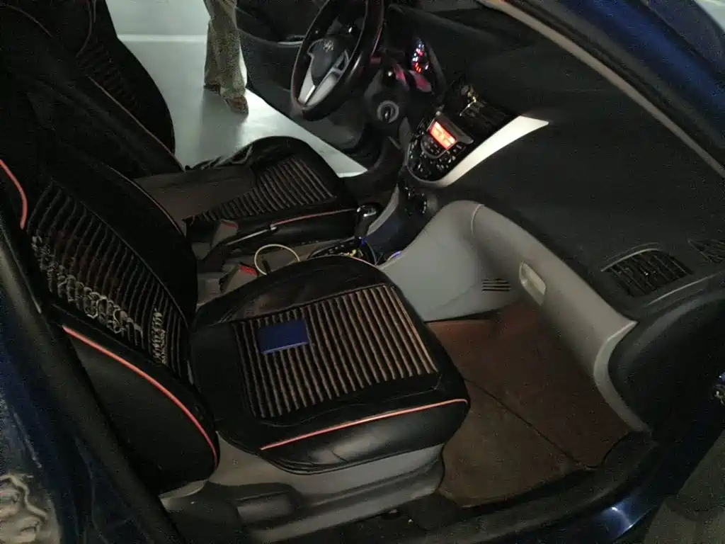 صورة 12 - Hyundai Verna