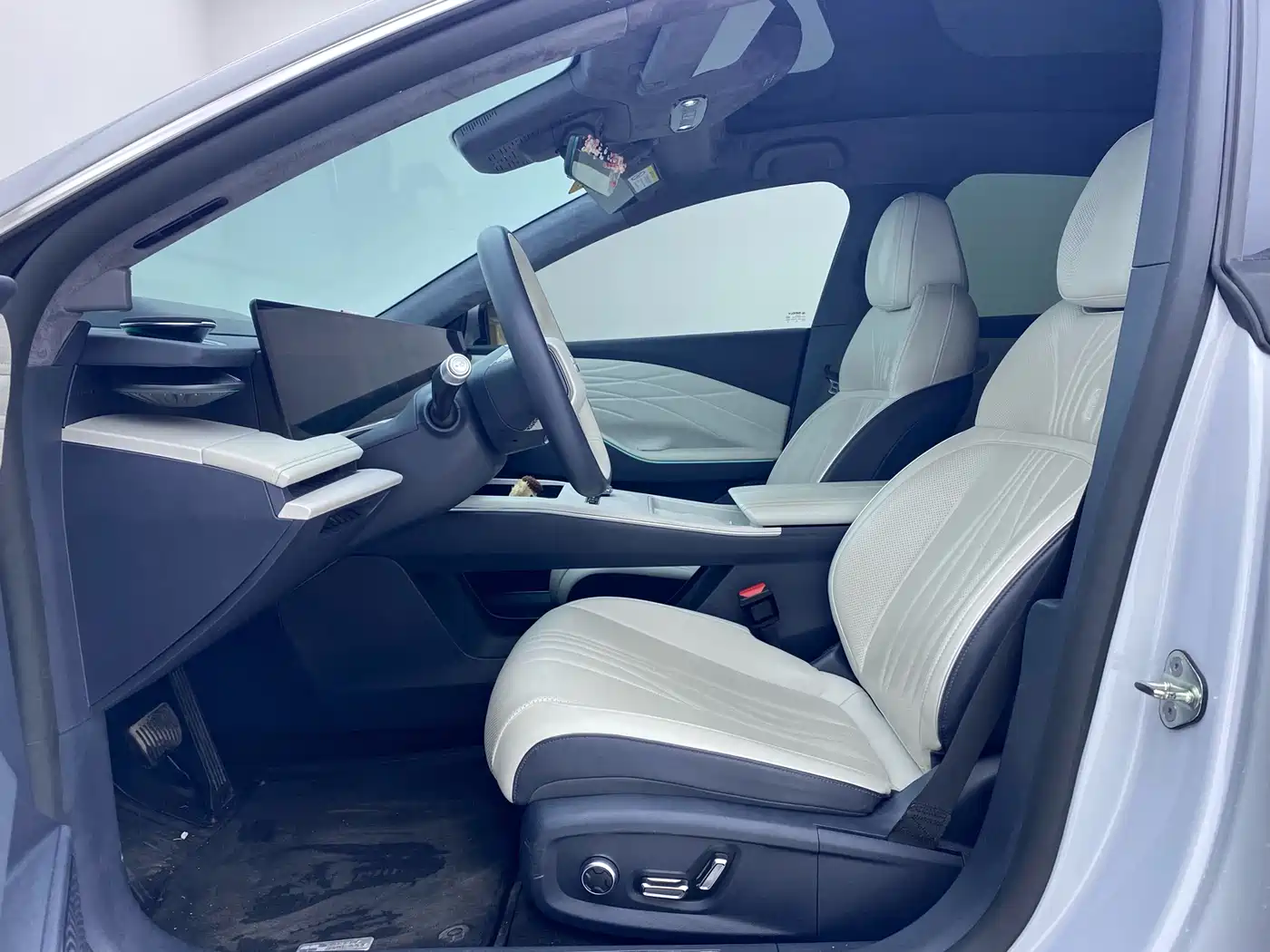 Geely Galaxy Galaxy E8 2024 665km RWD Starship Voyager Edition фото 12