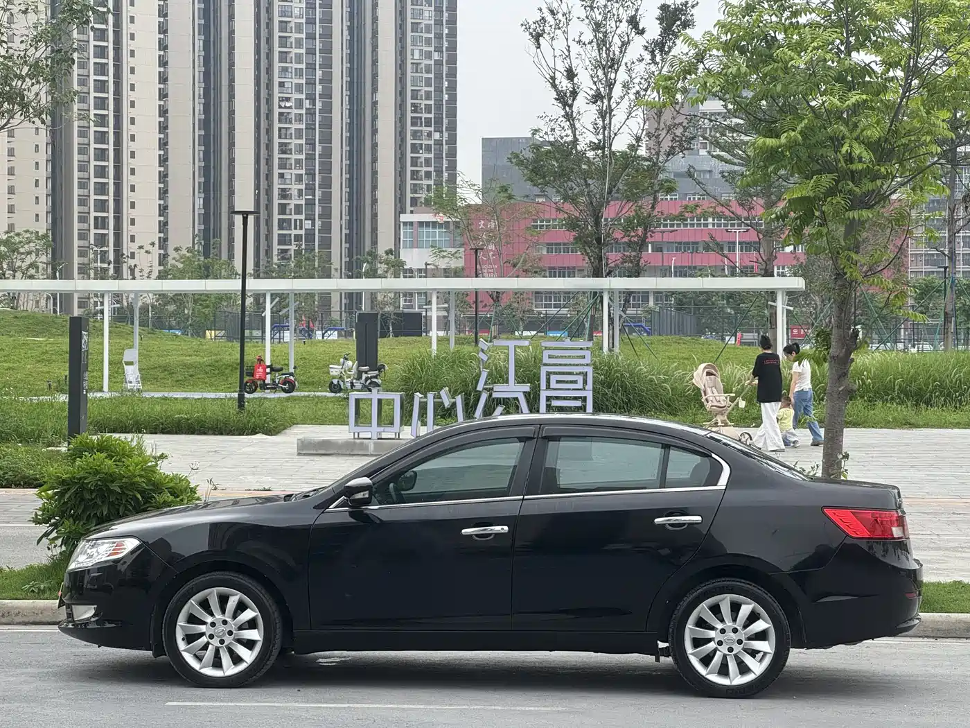 GAC Trumpchi Trumpchi GA5 2012 1.8L Automatic Premium фото 2
