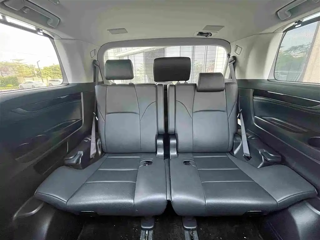 Toyota Vellfire 2022 2023 Crown Hybrid 2.5L HV Luxury