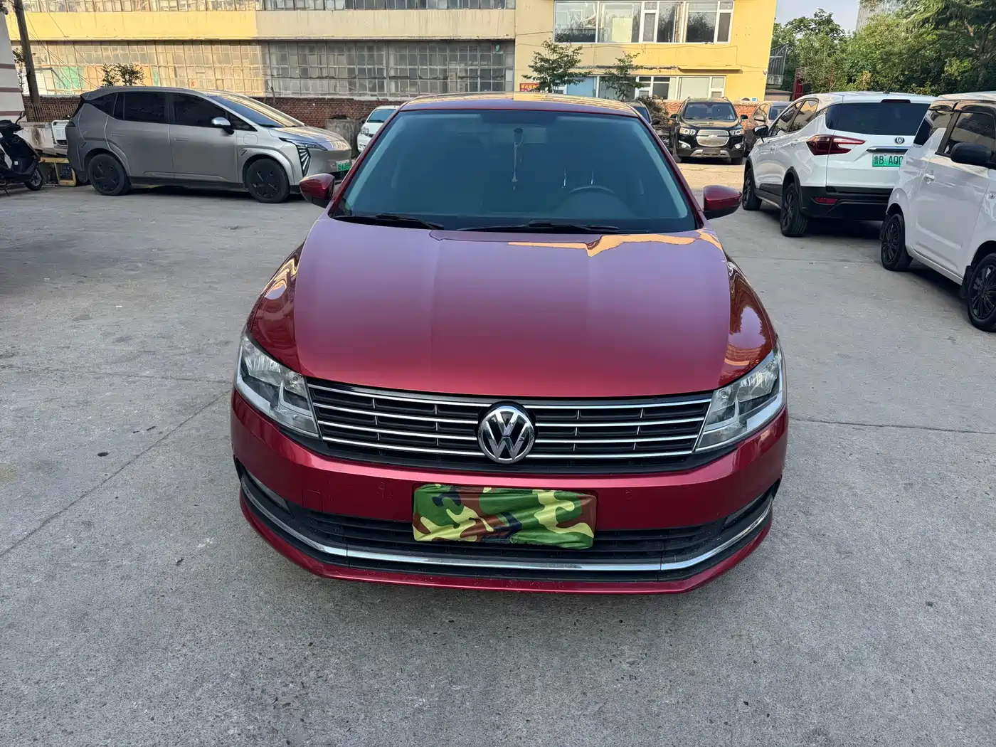 Volkswagen Lavida 2017 1.6L Automatic Comfort Edition фото 2