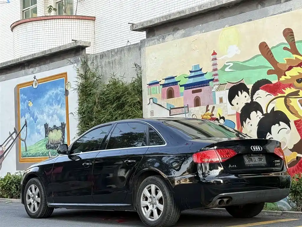 Audi A4L 2012 2.0 TFSI Auto Comfort фото 9