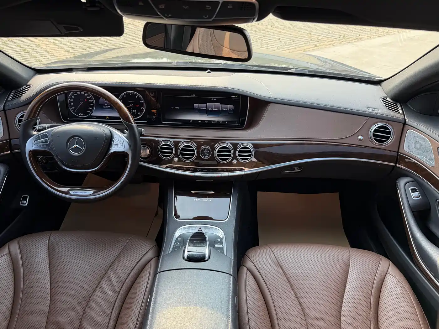 Mercedes-Benz Maybach S-Class 2015 S 400 4MATIC фото 14