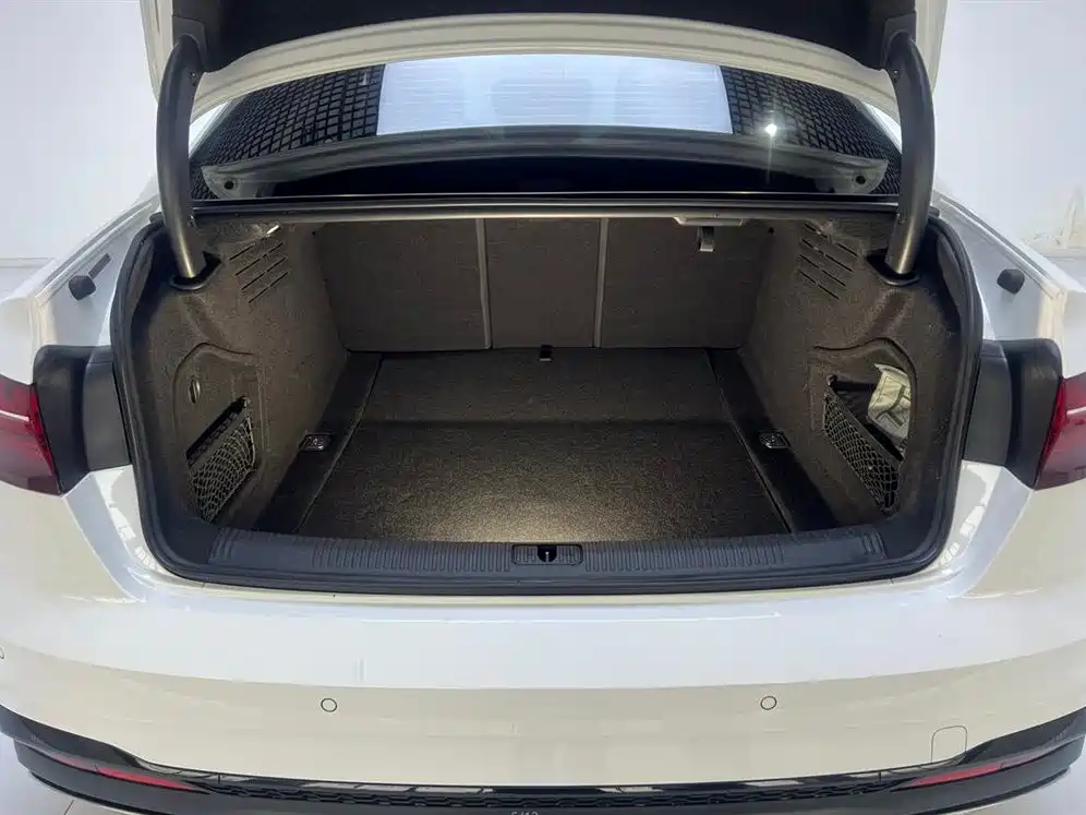 Audi A4L 2022 40 TFSI Luxury Dynamic фото 6