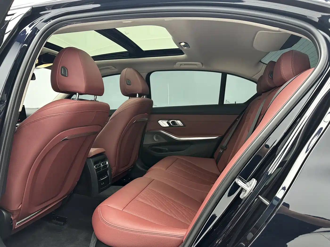 BMW 3 Series 2023 320Li M Sport Package фото 6