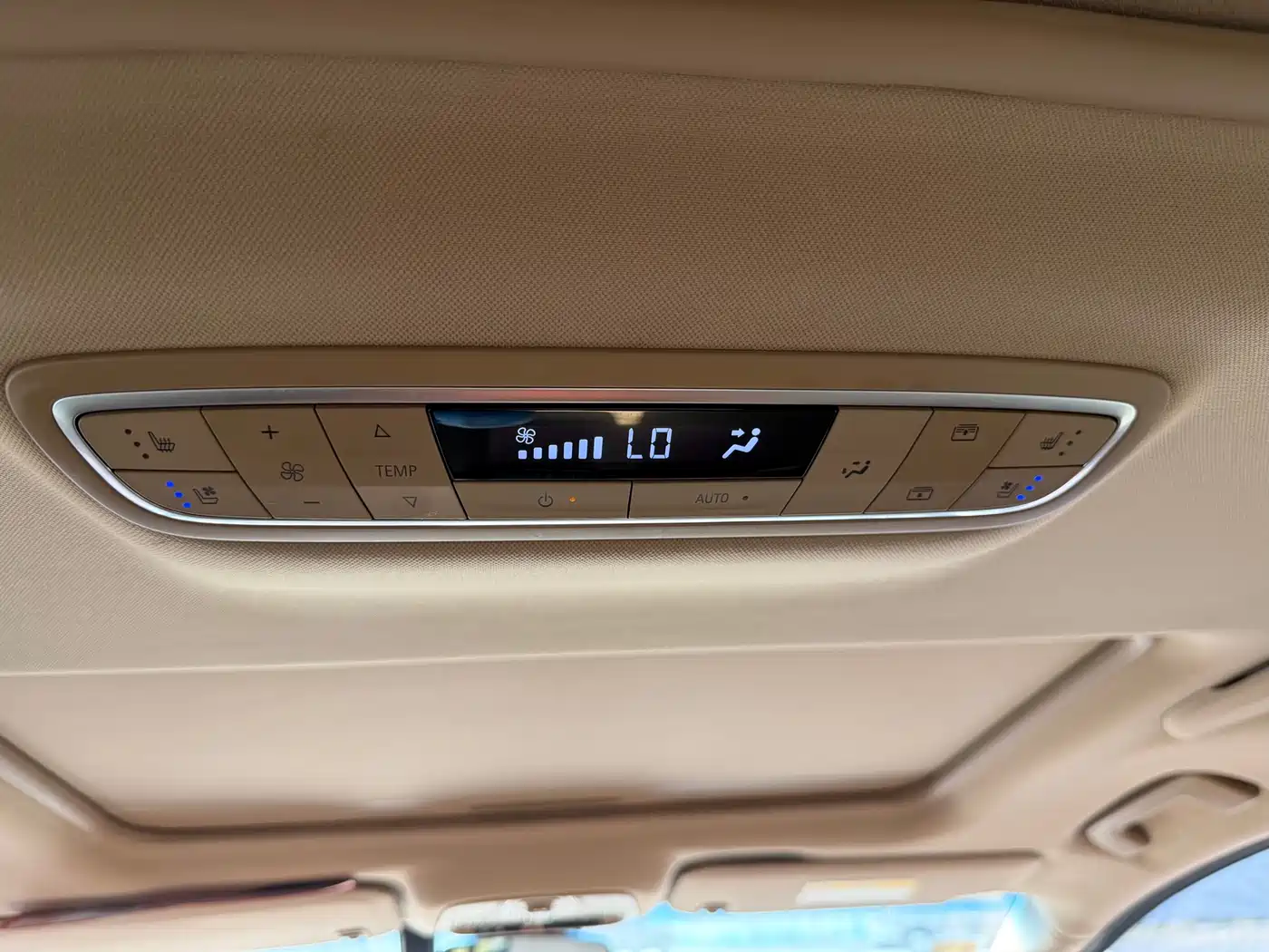 Buick GL8 2017 ES 28T Luxury China V фото 18