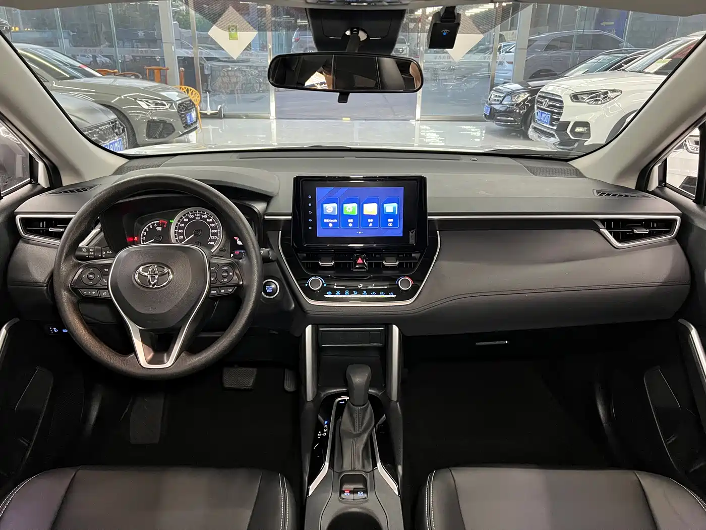 Toyota Frontlander 2022 2.0L CVT Leading Edition фото 9