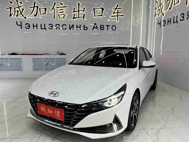 HYUNDAI ELANTRA