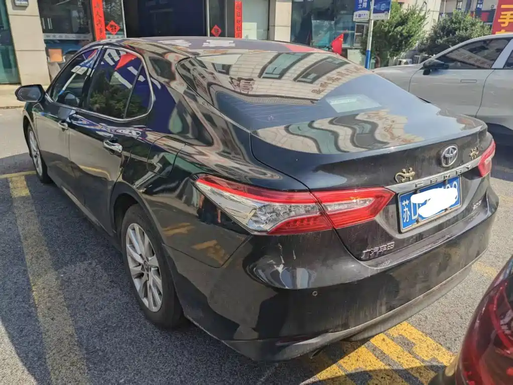 Фото 7 - Toyota Camry