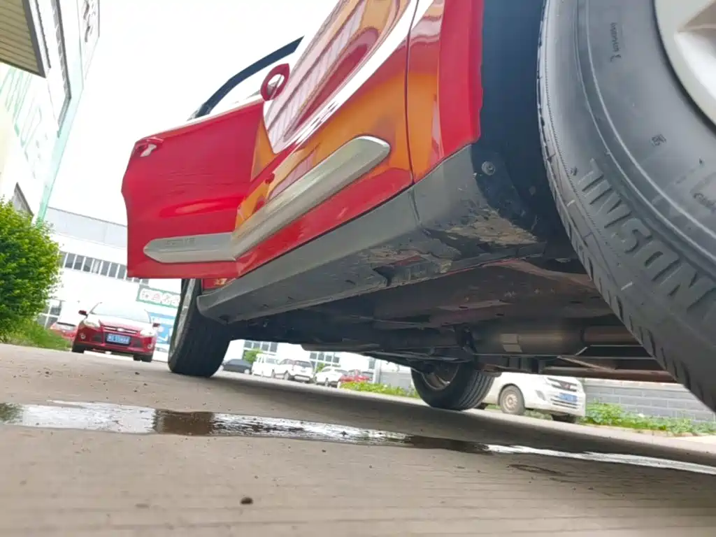 Фото 21 - Zotye SR9