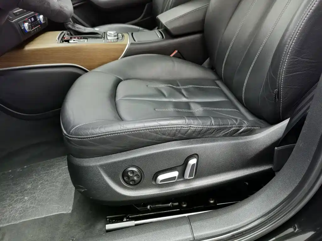 Фото 20 - Audi A6L