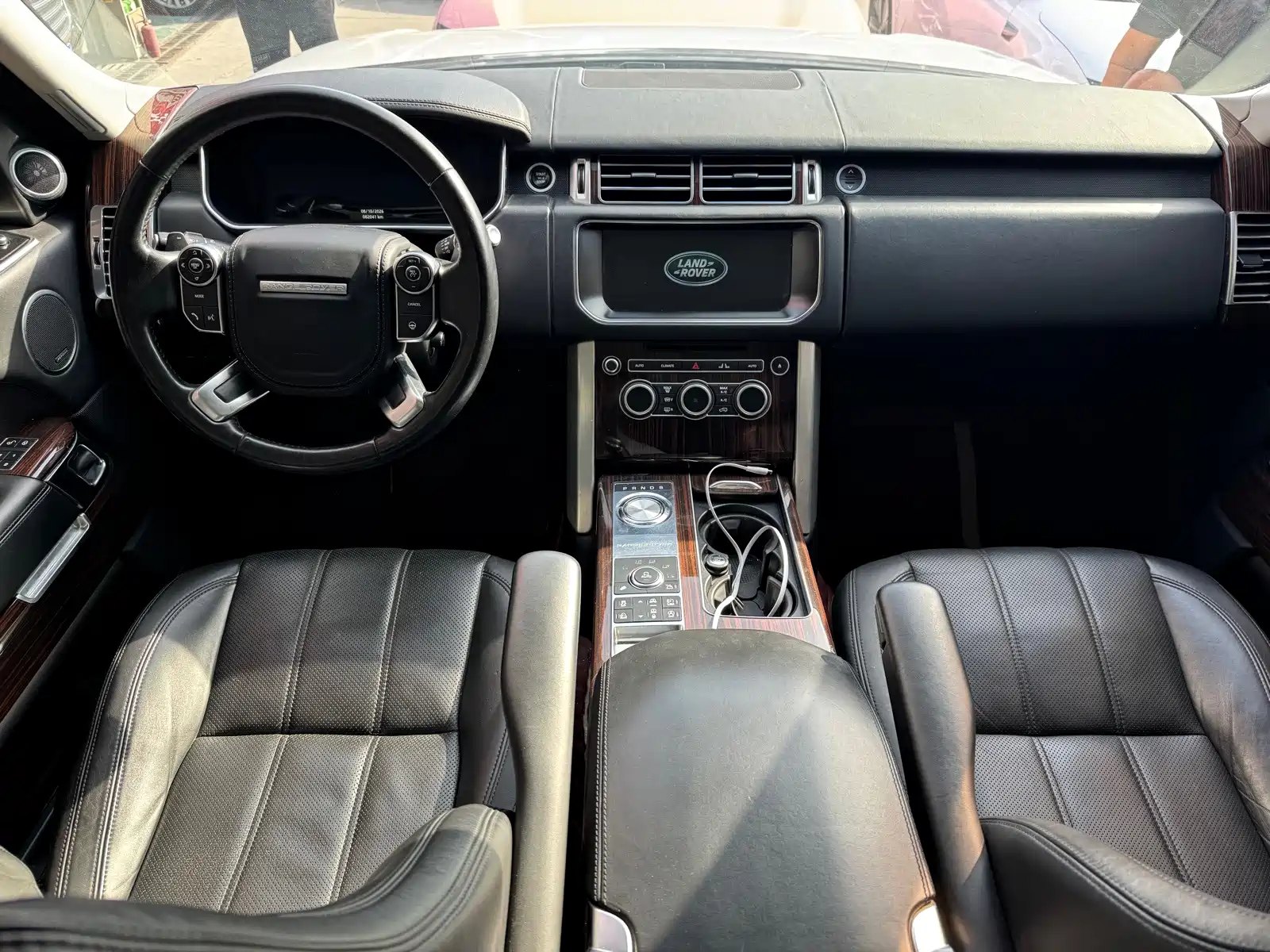 Photo 15 - Land Rover Range Rover