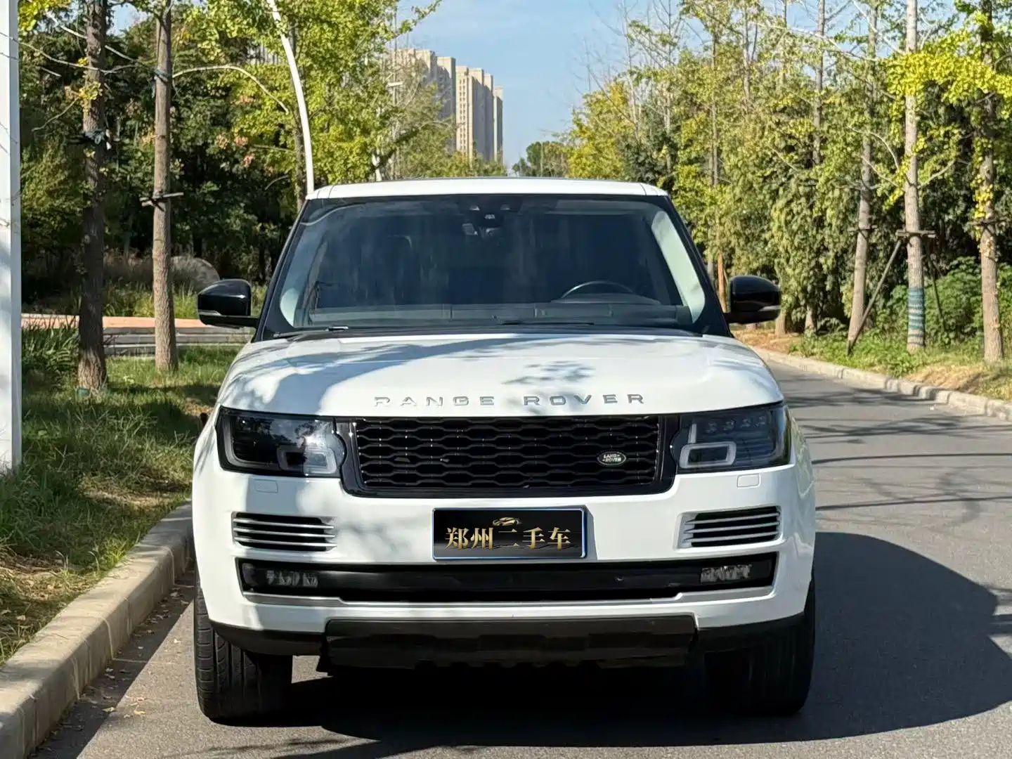 Photo 2 - Land Rover Range Rover