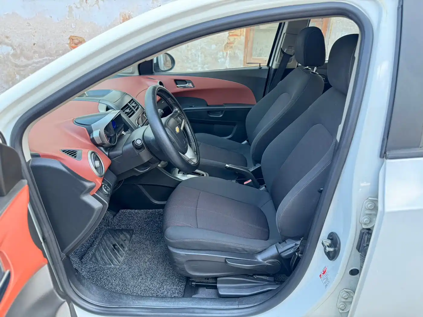 Chevrolet Aveo 2013 2013 Hatchback 1.6L AT SX Fashion Audio-Visual Edition