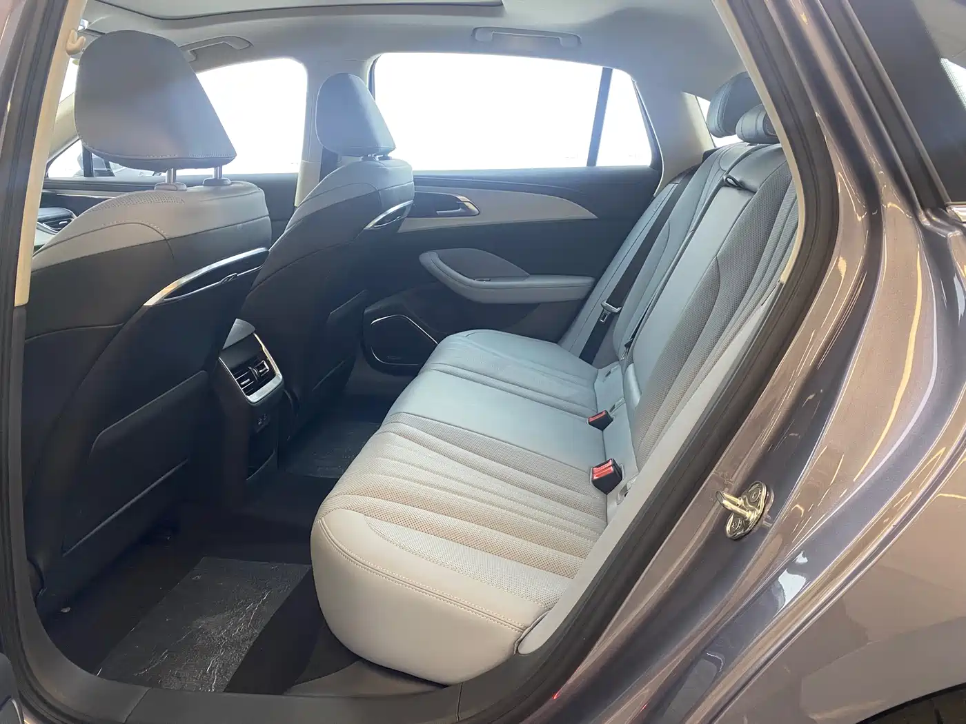 Hongqi H5 PHEV 2025 170 Super Hybrid Edition фото 7