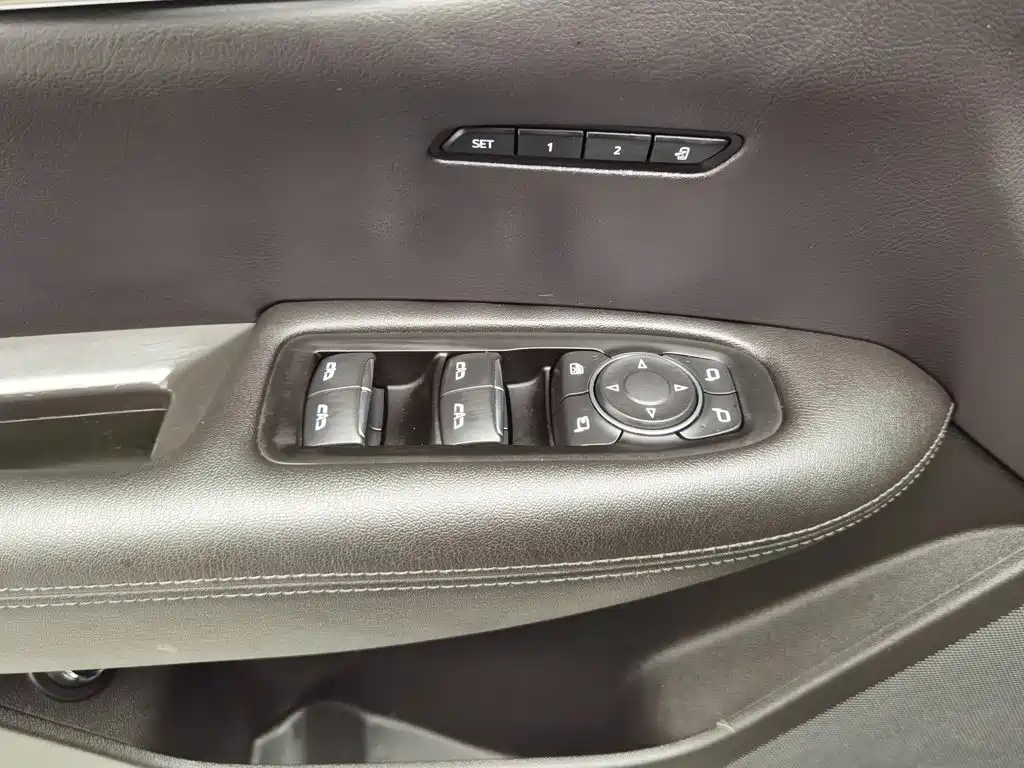 Photo 9 - Cadillac XT5